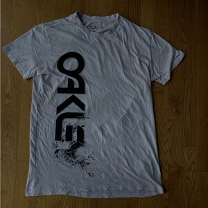 Thrifted Oakley Black and White Men's Tee